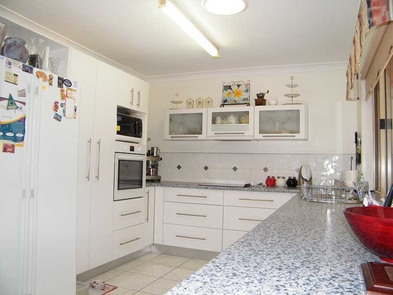 27 Winter Rd, Kallangur QLD 4503