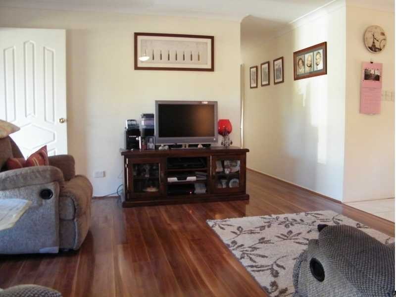 27 Winter Rd, Kallangur QLD 4503