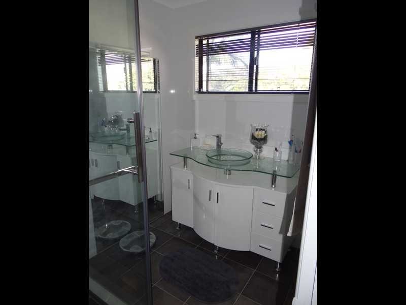11 ROSEBROOK ST, Kallangur QLD 4503