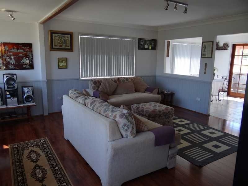 11 ROSEBROOK ST, Kallangur QLD 4503