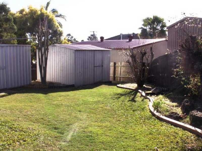1 Cheltenham St, Strathpine QLD 4500