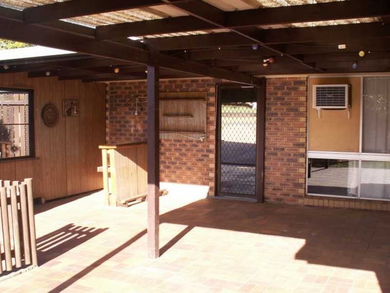 1 Cheltenham St, Strathpine QLD 4500