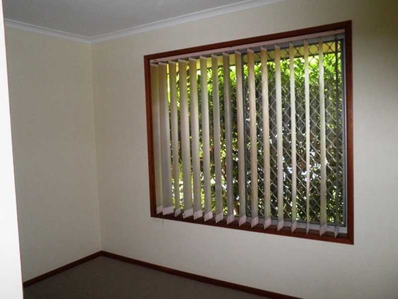 1 Cheltenham St, Strathpine QLD 4500
