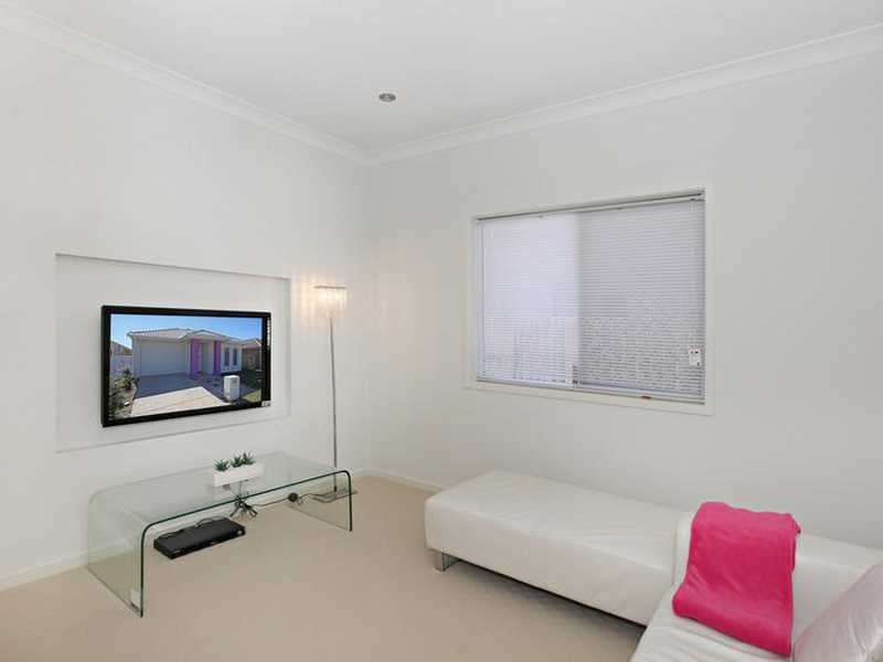 24 Lanagan Circuit, North Lakes QLD 4509