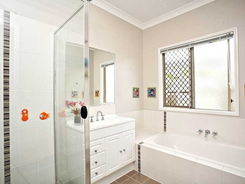 17 Silkpod Court, North Lakes QLD 4509