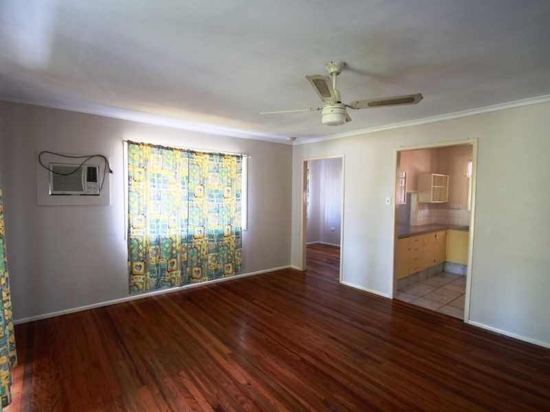 9 Narangba Rd, Kallangur QLD 4503