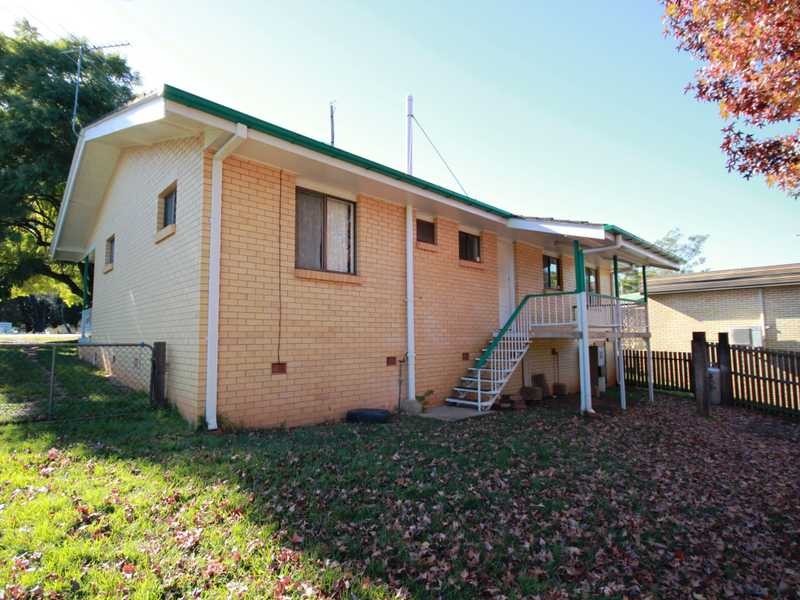 9 Narangba Rd, Kallangur QLD 4503