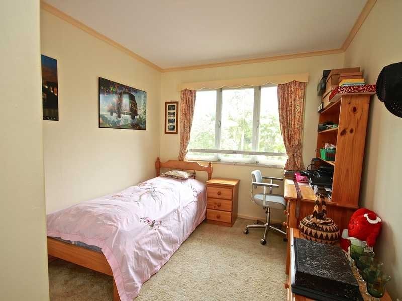 34 Goodfellows Rd, Kallangur QLD 4503