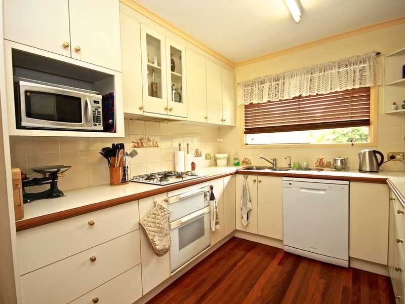 34 Goodfellows Rd, Kallangur QLD 4503