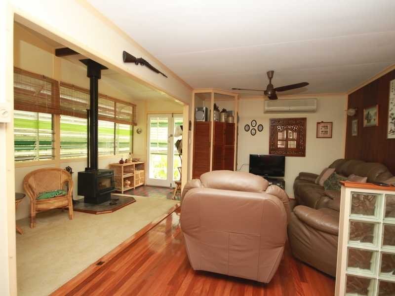 34 Goodfellows Rd, Kallangur QLD 4503