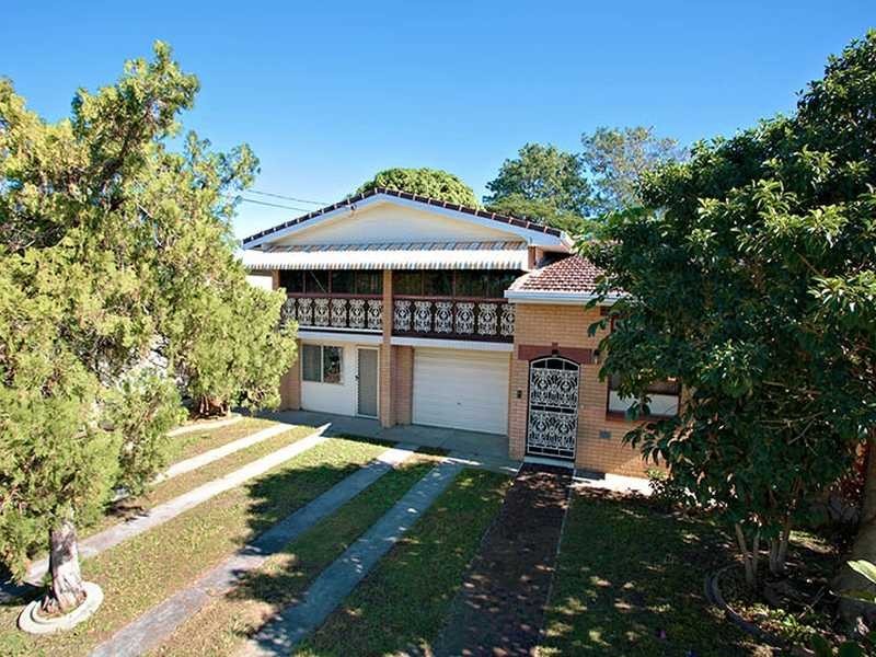 1 Jacaranda Ave, Redcliffe QLD 4020