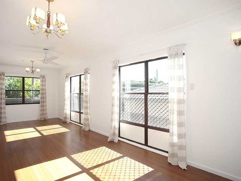 1 Jacaranda Ave, Redcliffe QLD 4020