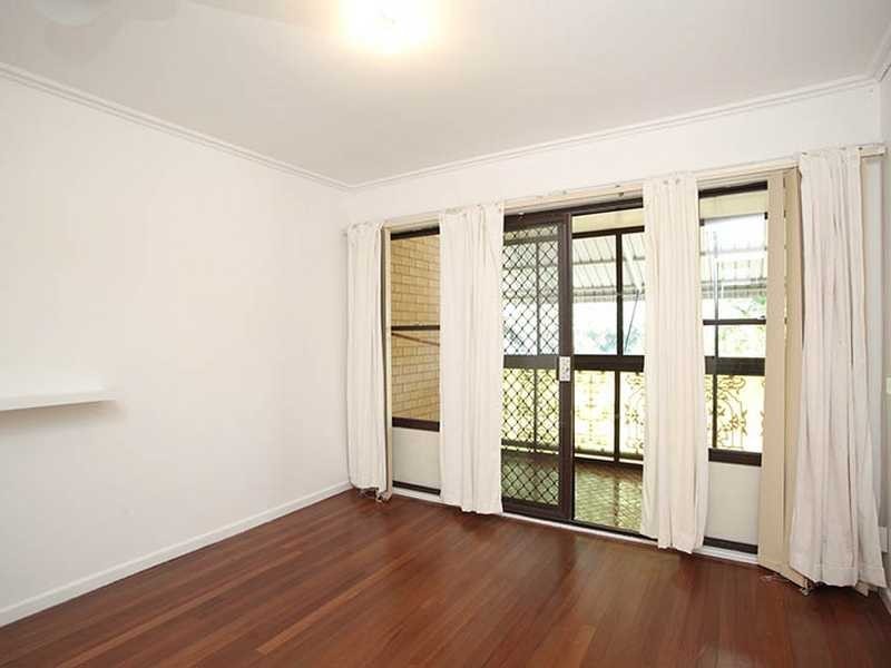 1 Jacaranda Ave, Redcliffe QLD 4020