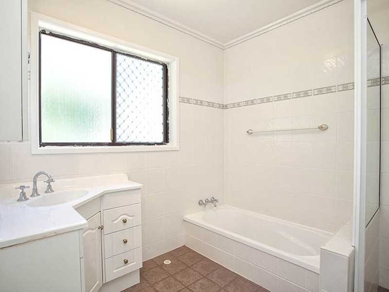 1 Jacaranda Ave, Redcliffe QLD 4020