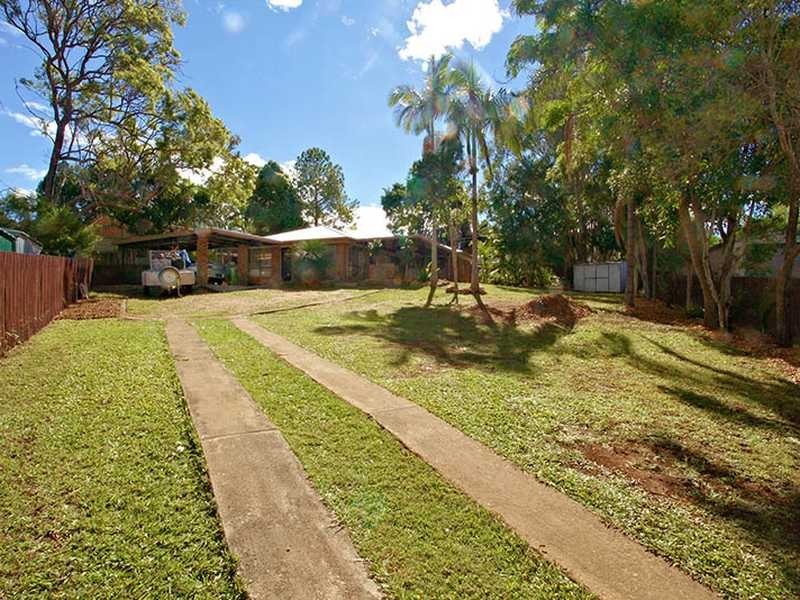 13 Willmott Court, Kallangur QLD 4503