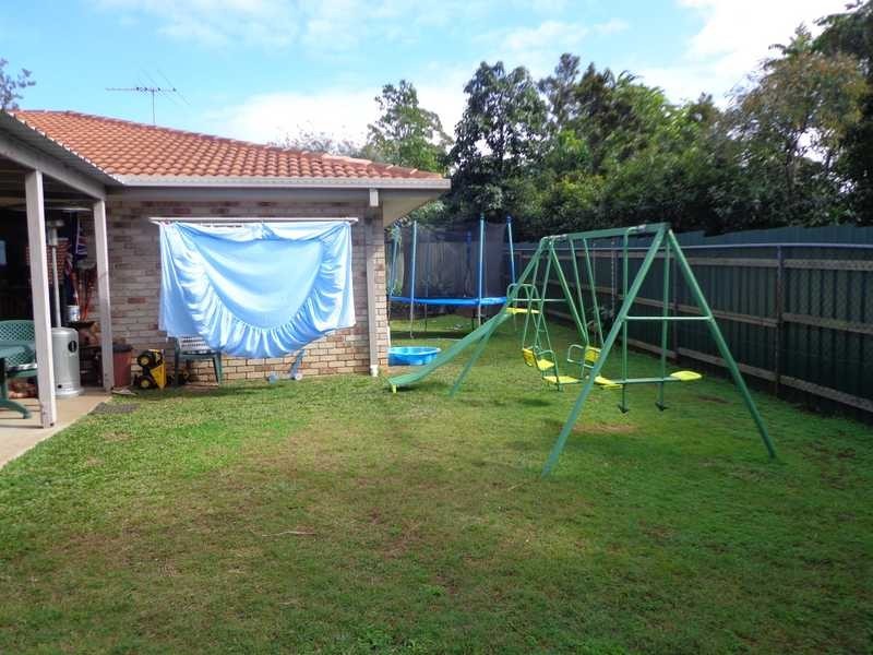 4 Red Admiral Place, Kallangur QLD 4503