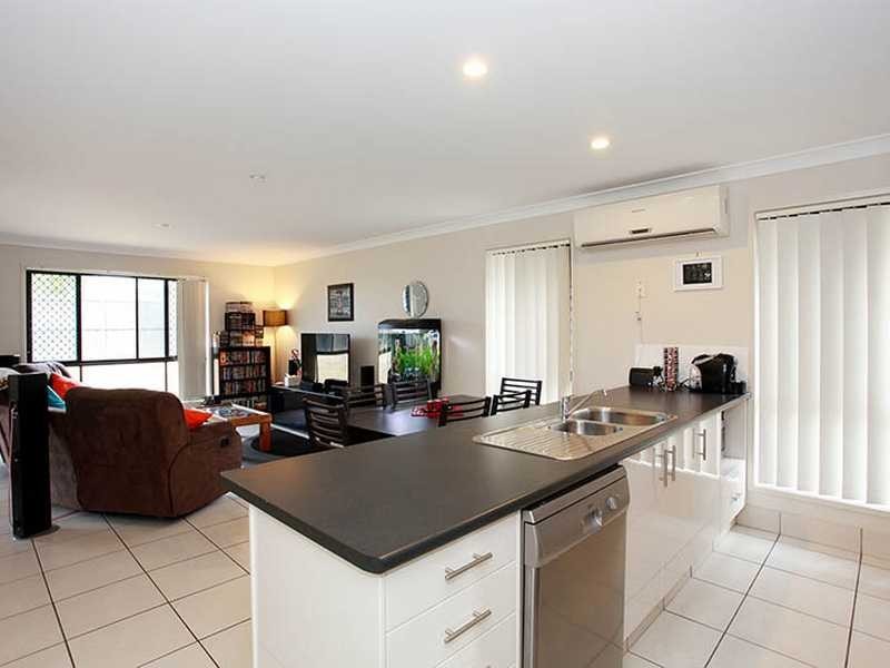 8 Menara Circuit, North Lakes QLD 4509