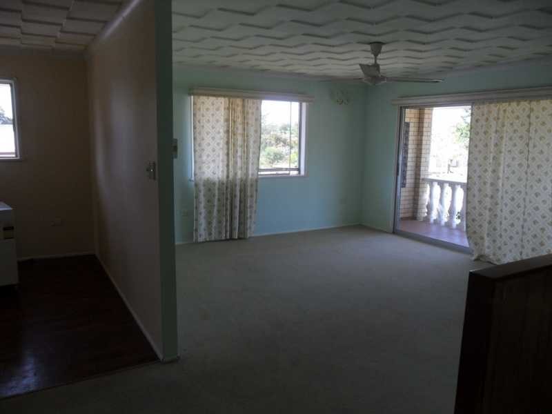 33 ANDREW Street, Kallangur QLD 4503