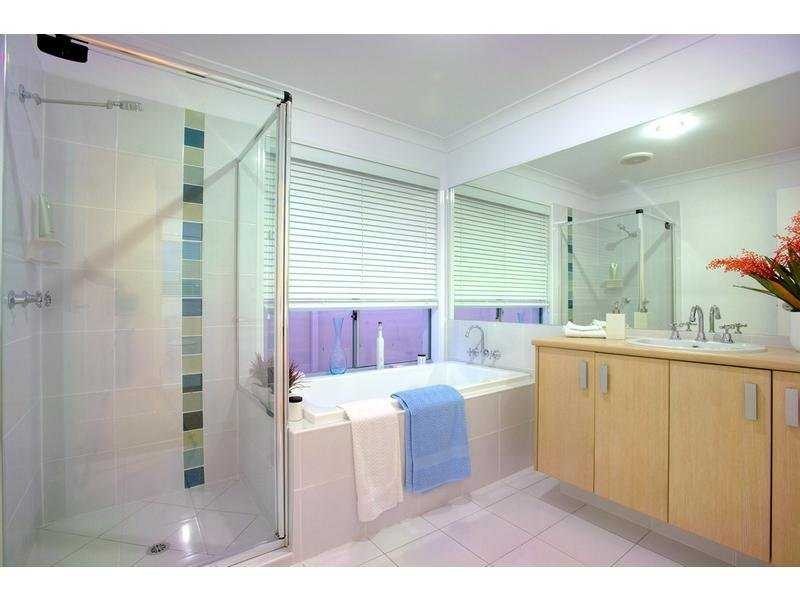 32 Elkington Circuit, North Lakes QLD 4509