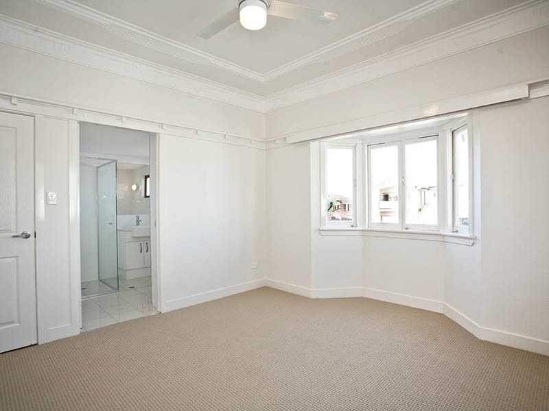 24 Raceview Avenue, Hendra QLD 4011