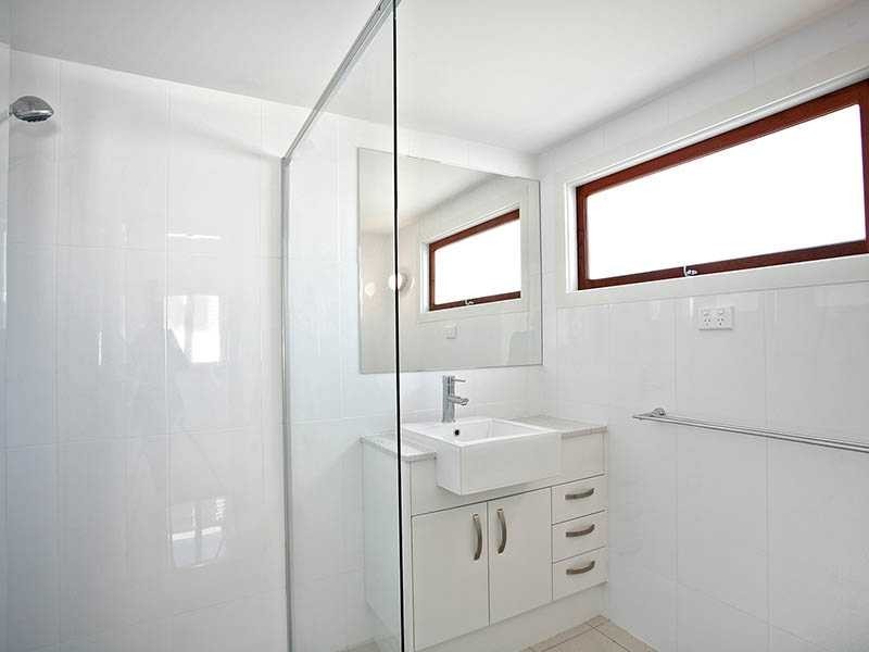 24 Raceview Avenue, Hendra QLD 4011