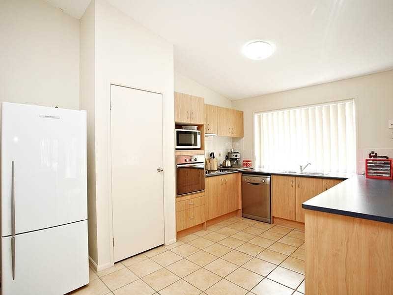 34 Hunter Circuit, Petrie QLD 4502