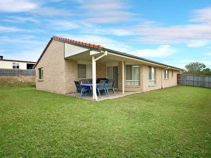 34 Hunter Circuit, Petrie QLD 4502