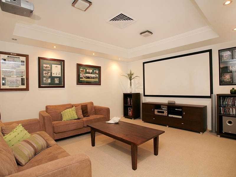 65 Lionheart Crescent, Newport QLD 4020