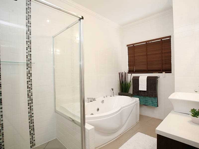 65 Lionheart Crescent, Newport QLD 4020