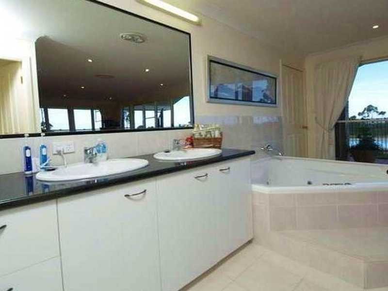 73 Smiths Road, Kurwongbah QLD 4503