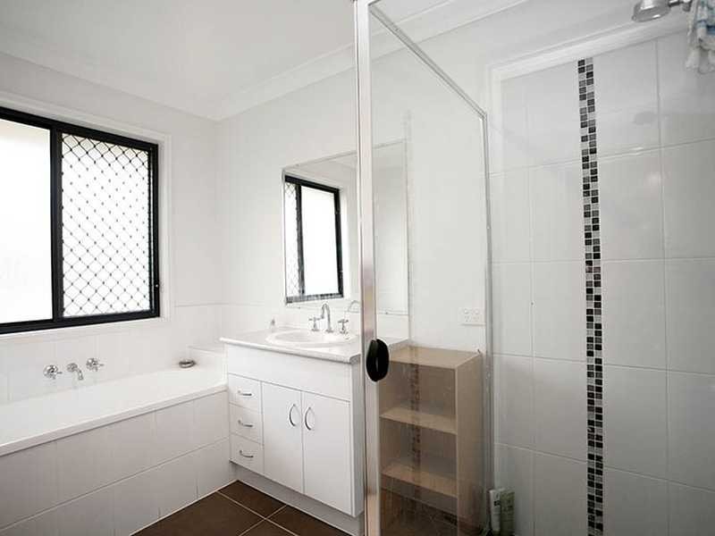 2 Tylah Street, Kallangur QLD 4503