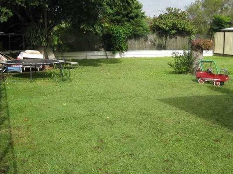 9 Goodfellows Road, Kallangur QLD 4503