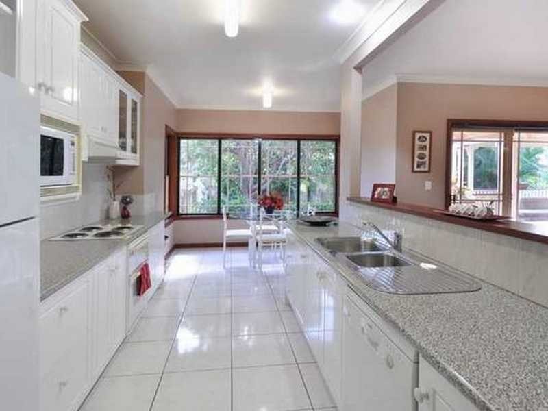 9 Castle Hill Drive, Murrumba Downs QLD 4503