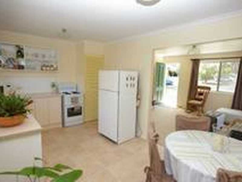 71 Old Gympie Rd, Kallangur QLD 4503