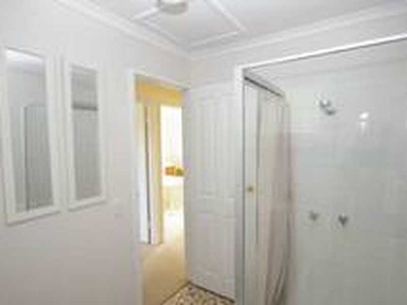 71 Old Gympie Rd, Kallangur QLD 4503