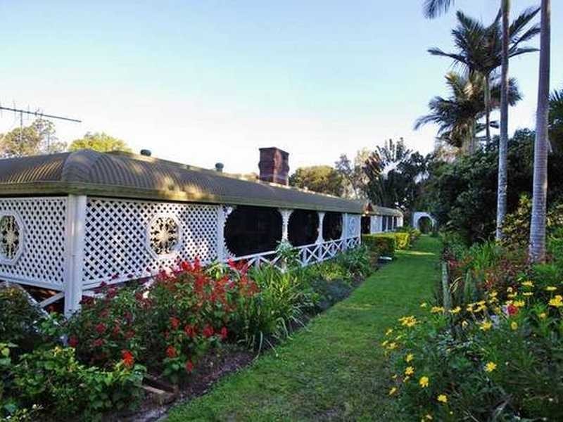 8 AYLWARD RD, Ningi QLD 4511