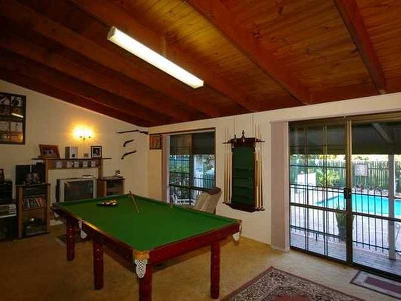 8 AYLWARD RD, Ningi QLD 4511