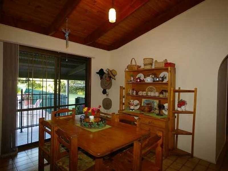 8 AYLWARD RD, Ningi QLD 4511