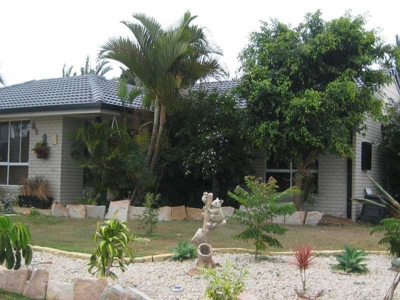 17 NELSON ST, Sandstone Point QLD 4511