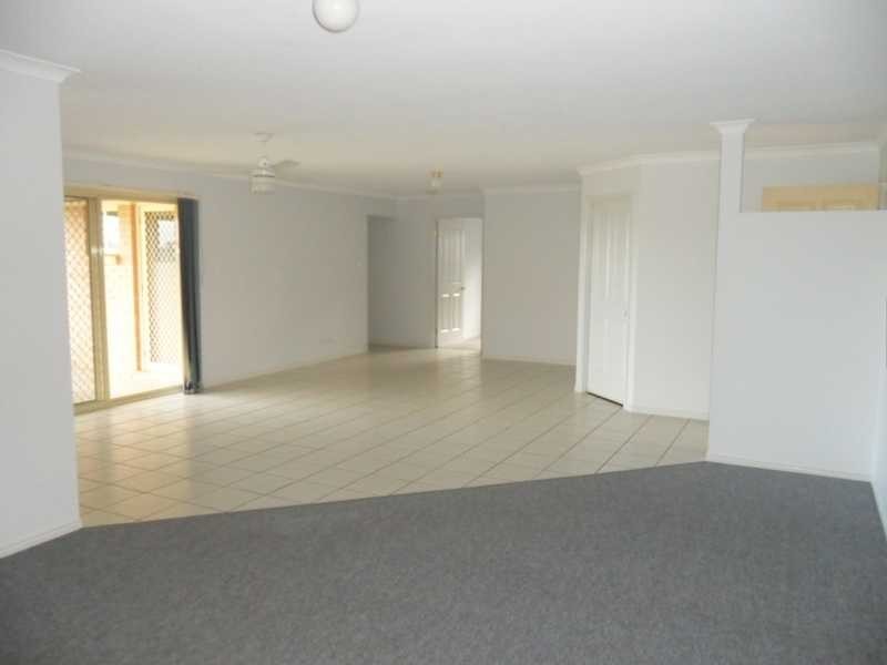 18 Whitfield Crescent, North Lakes QLD 4509