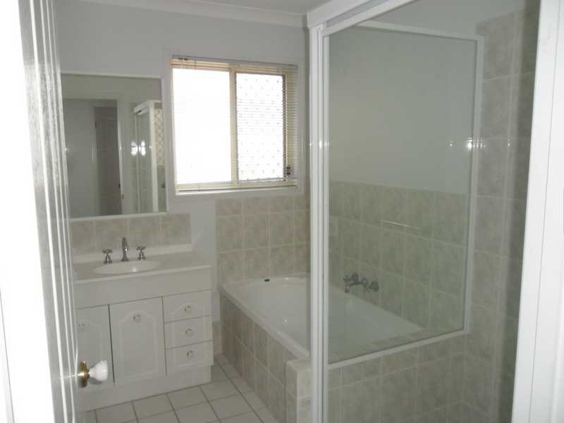 18 Whitfield Crescent, North Lakes QLD 4509