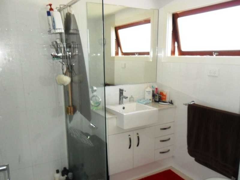 24 Raceview Avenue, Hendra QLD 4011