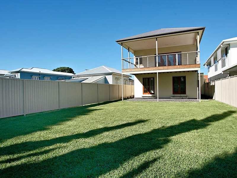 24 Raceview Avenue, Hendra QLD 4011
