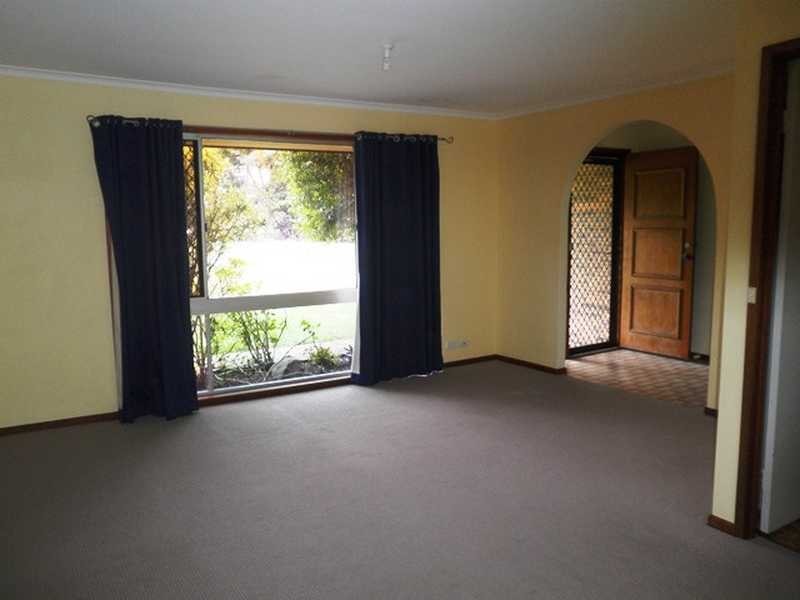 1 Cheltenham Street, Strathpine QLD 4500