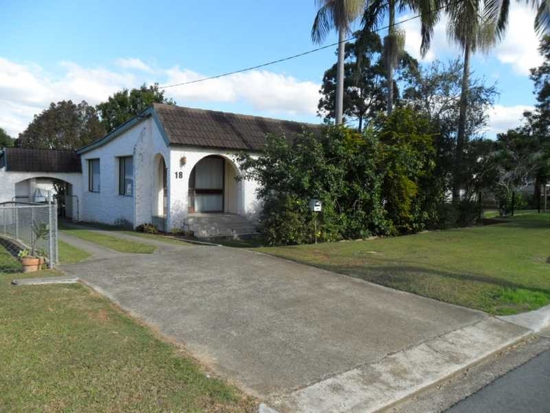 18 The Crescent, Kallangur QLD 4503