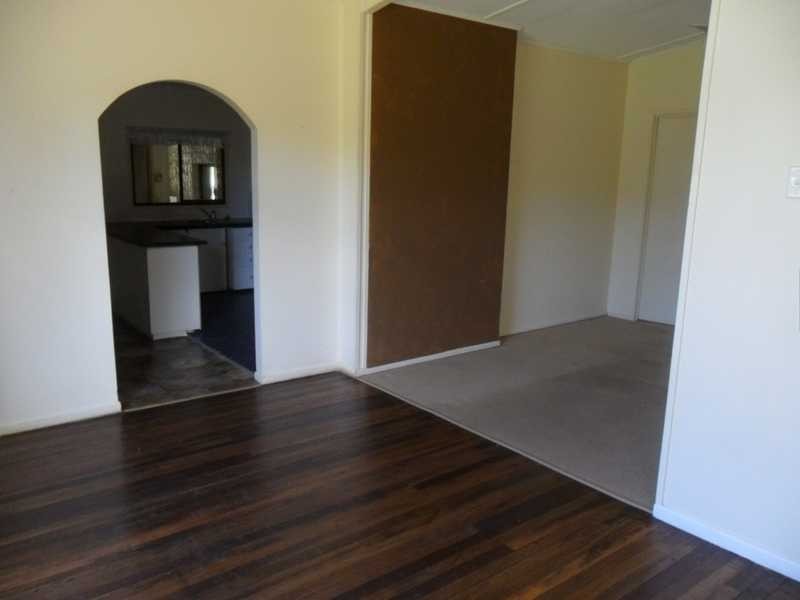 18 The Crescent, Kallangur QLD 4503