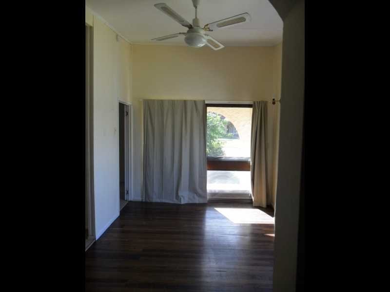 18 The Crescent, Kallangur QLD 4503