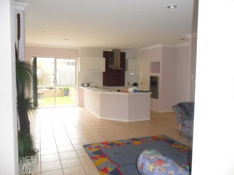 12 Freedom Drive, Kallangur QLD 4503