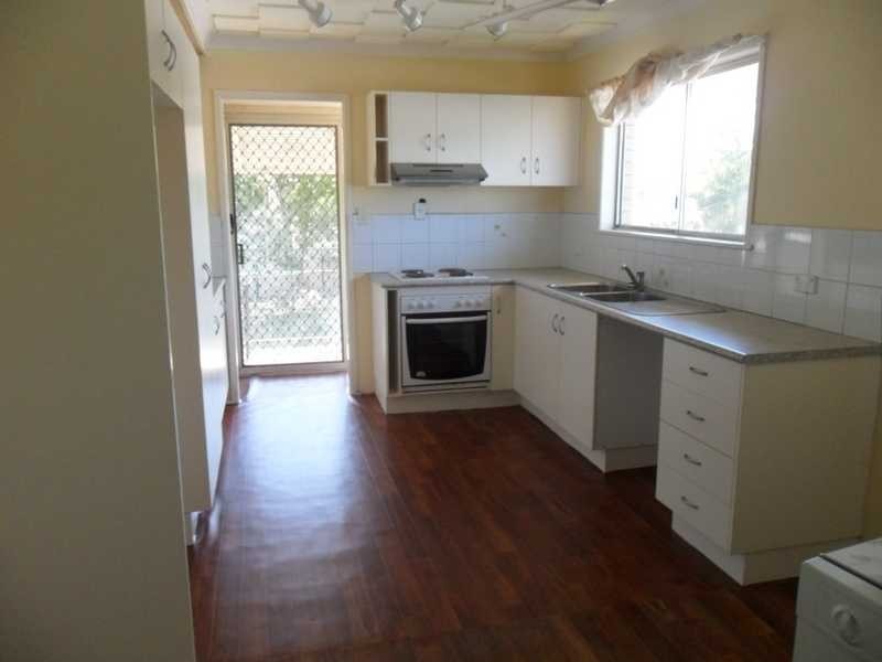 33 Andrew Street, Kallangur QLD 4503