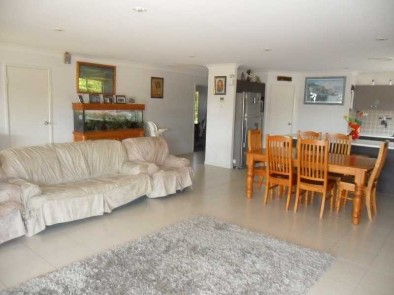 24 Lilly Crescent, Kallangur QLD 4503